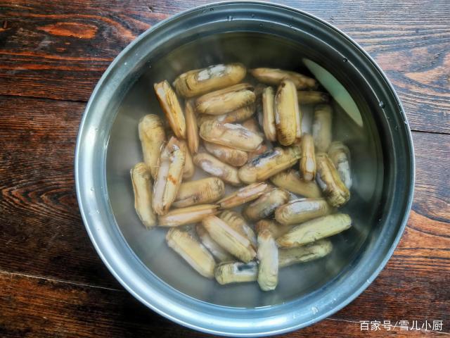 這個(gè)海鮮被稱(chēng)作“小人仙”，肉質(zhì)肥美，用這個(gè)方法做，一盤(pán)不夠吃